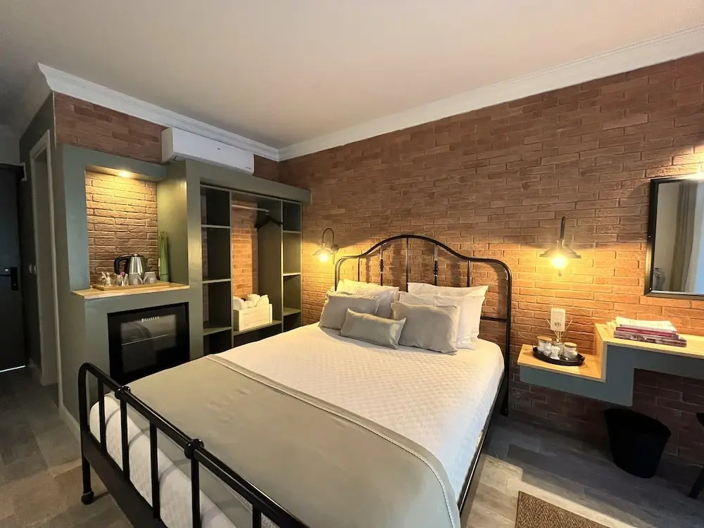 1 Bedroom Deluxe Double room (full double bed)