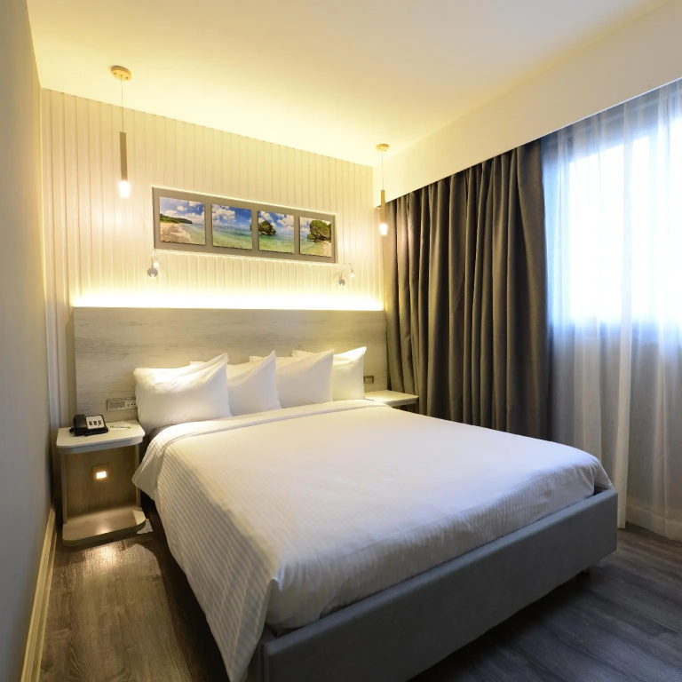 Deluxe Double Suite (full double bed)