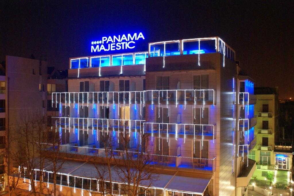 Panama Majestic