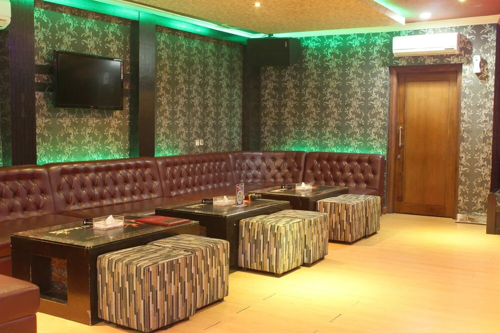 Lobby & Reception