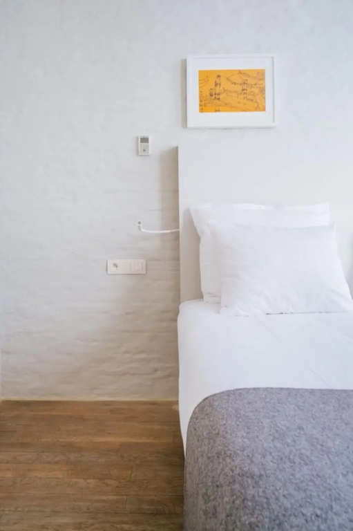 Economy room