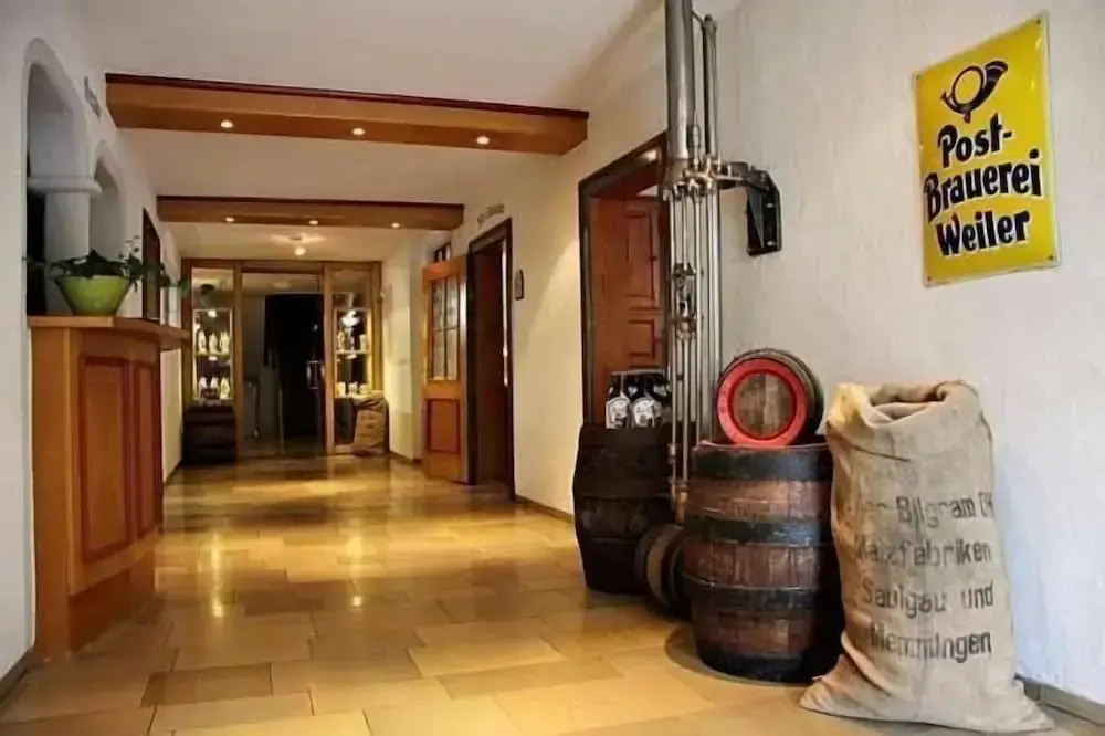 Lobby & Reception