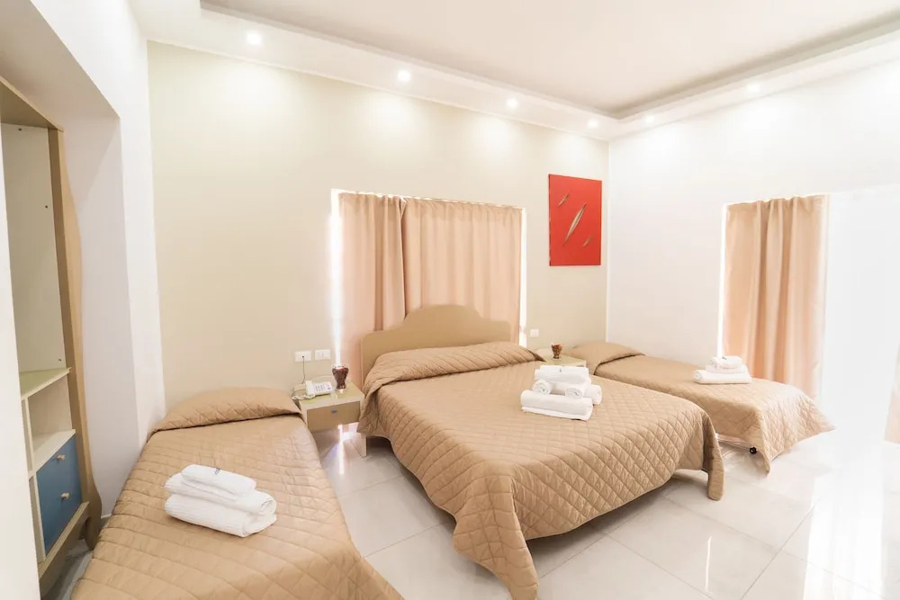 Deluxe Quadruple room