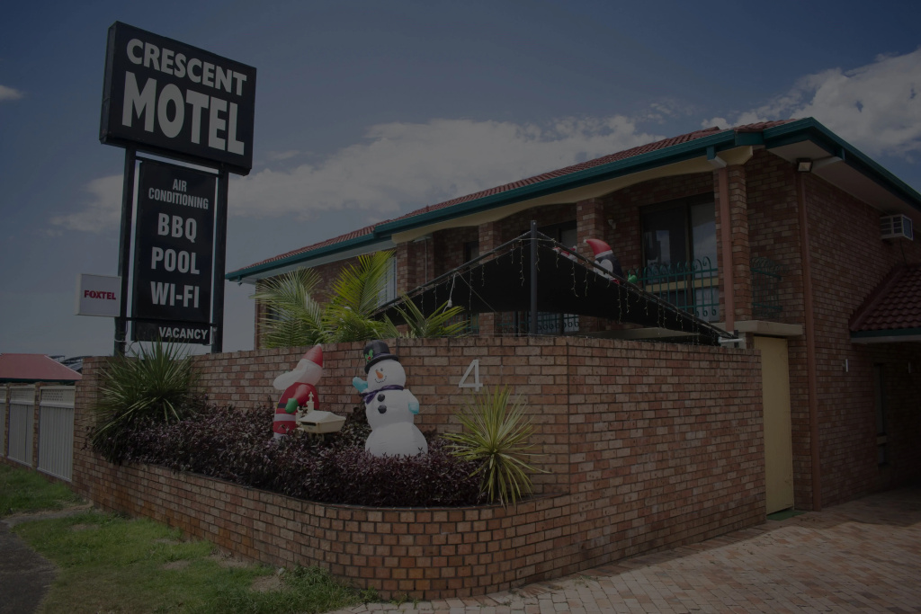 Crescent Motel