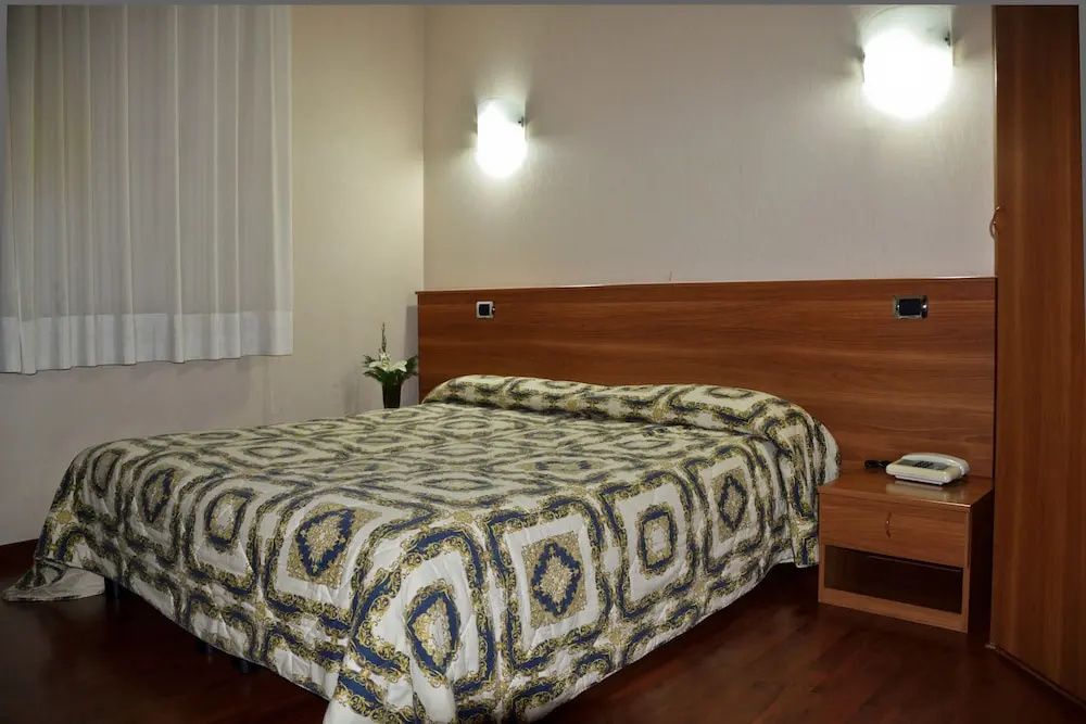 Hotel Nuova Mestre — 1