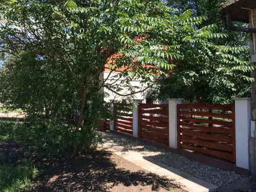 Yewlake Vendégház - фото 13