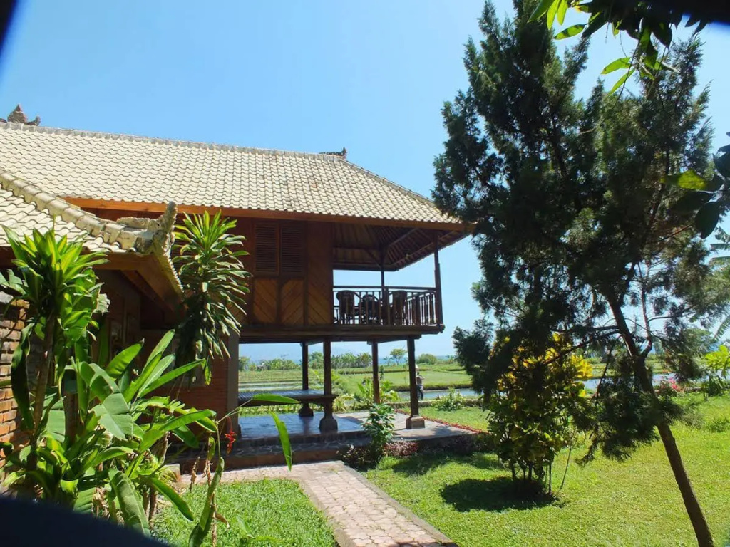 Shanti Loka Hotel