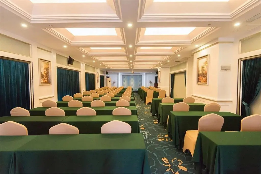 Xinshikong Conifer Hotel - фото 12