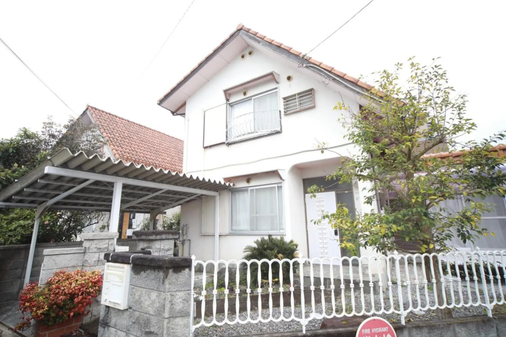 Higashiomi Large House