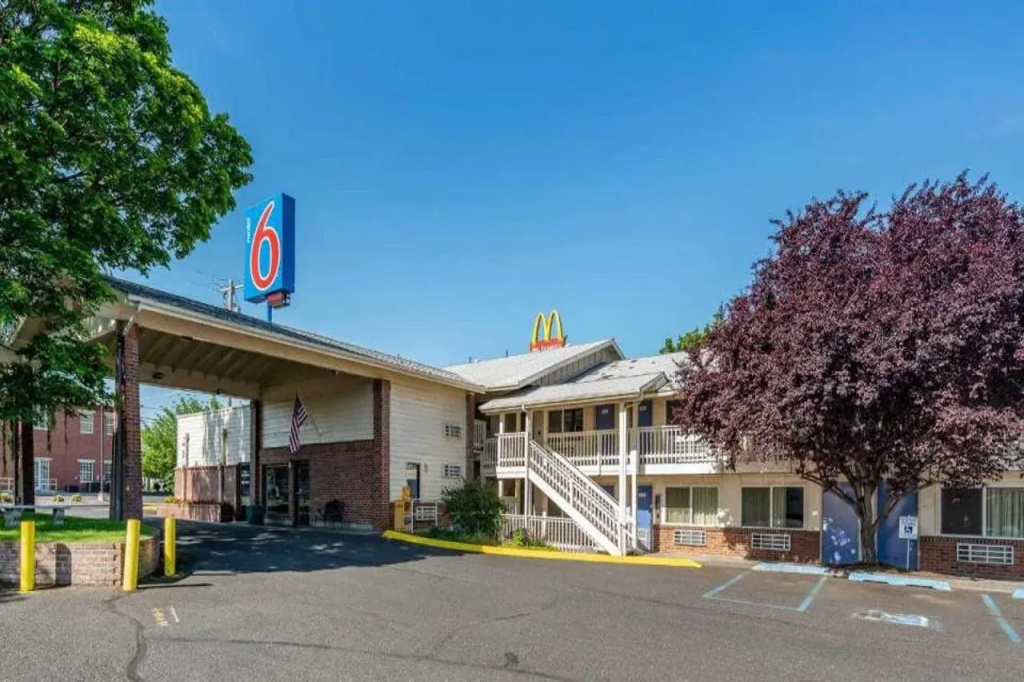 Motel 6 Clarkston, WA