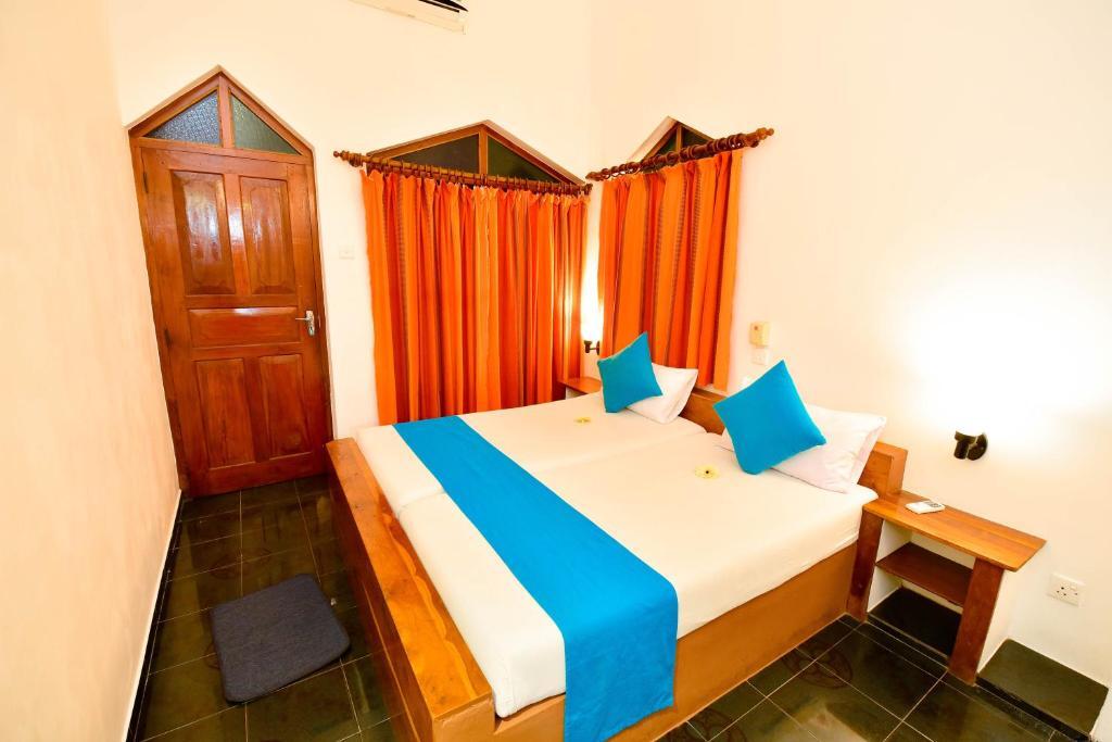International Beach Hotel & Restaurant