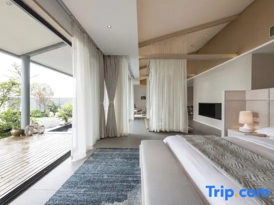 Suite with river view