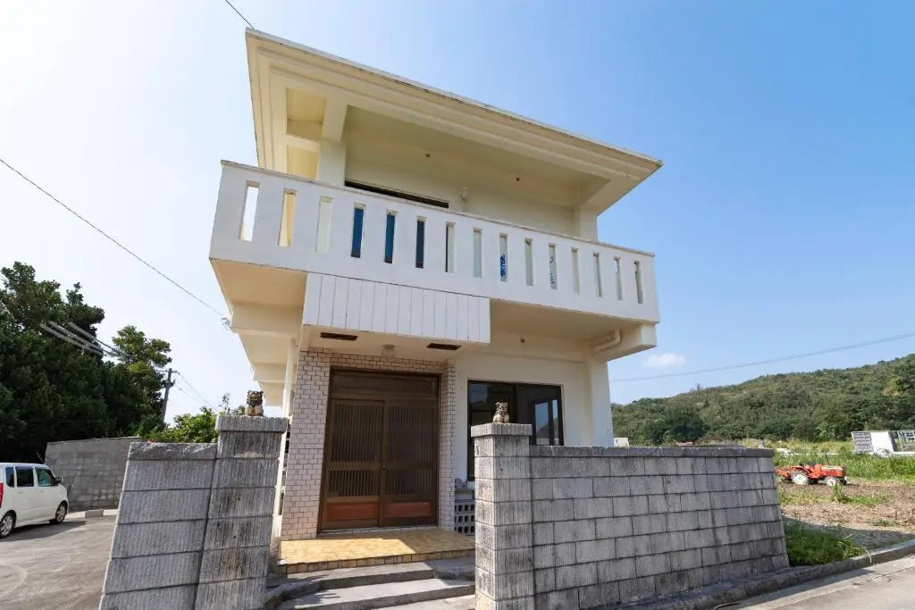Maru House
