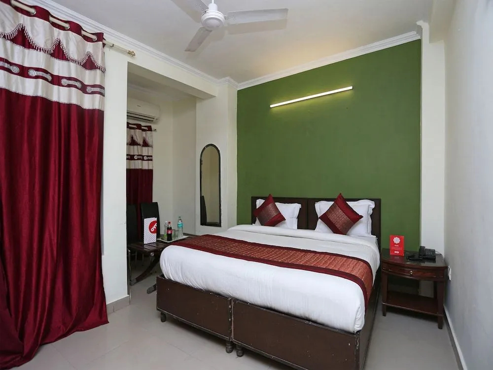 OYO 14746 Delhi Residency