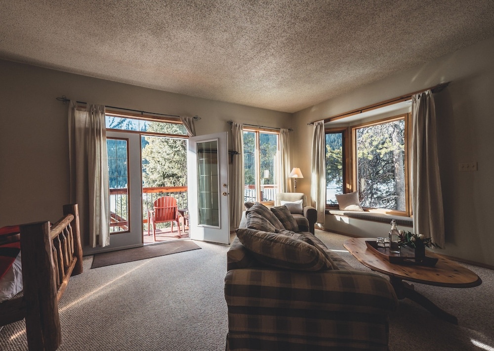 Double Suite with mountain view (full double bed)