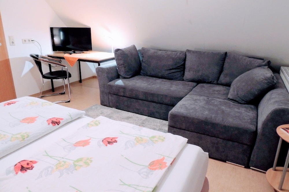 Hotel Garni 4U — 5