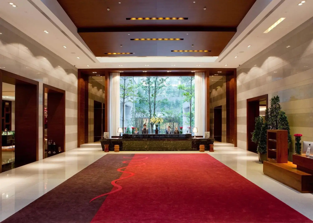 Lobby & Reception
