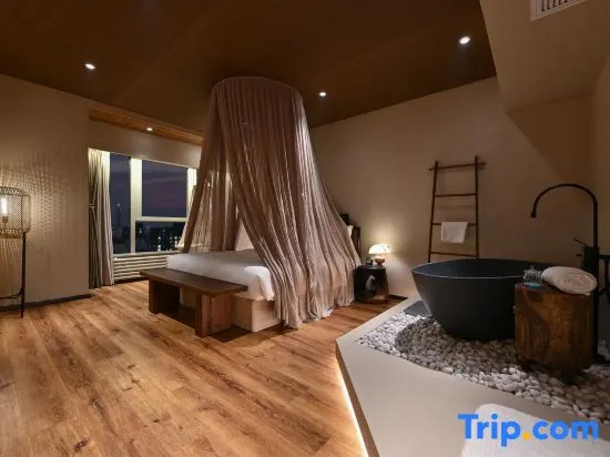 Luxury Suite