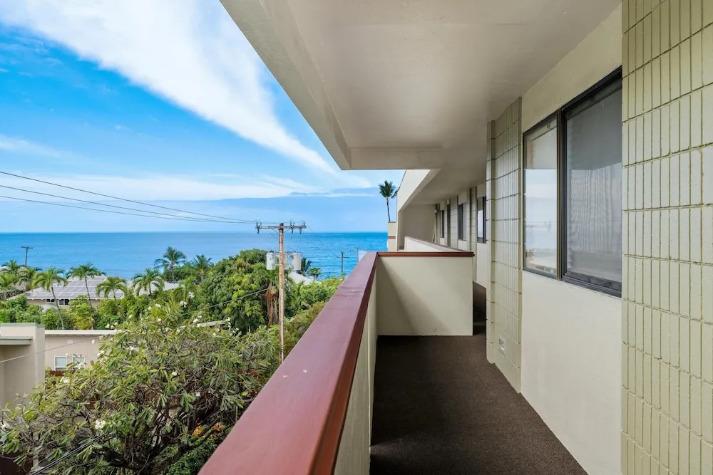 Big Island White Sands Village 323 2 Bedroom Condo