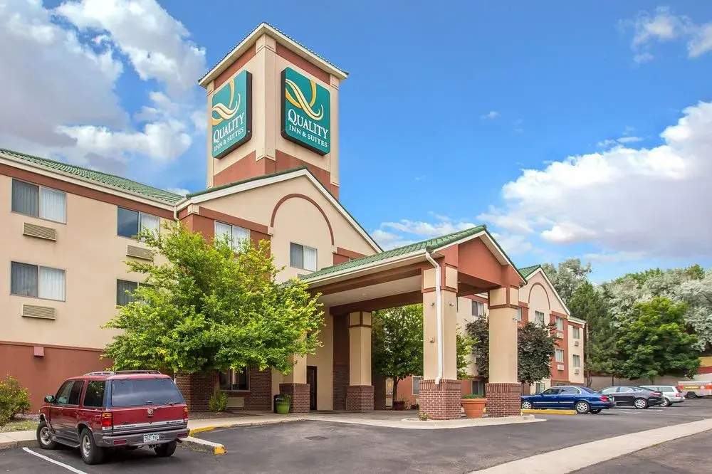 Quality Inn & Suites