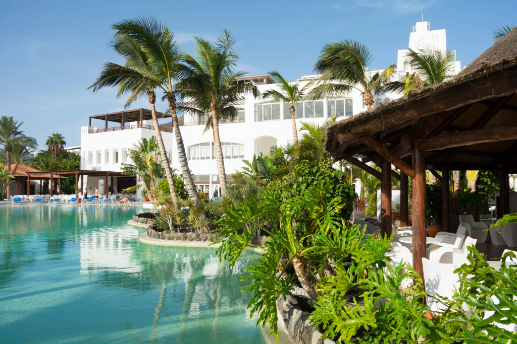 Beach & Waterfront