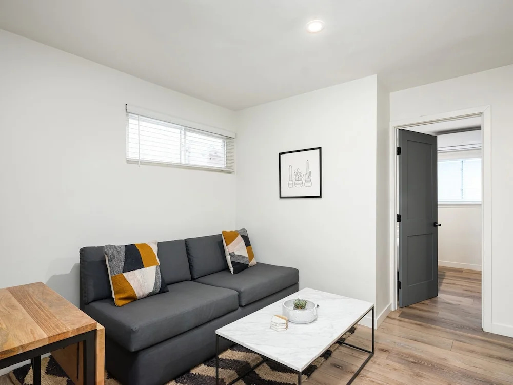 Double Junior Suite (full double bed)