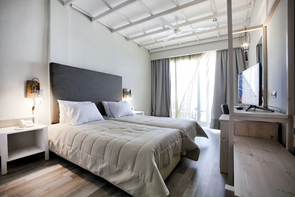 Executive Double room with sea view (full double bed)
