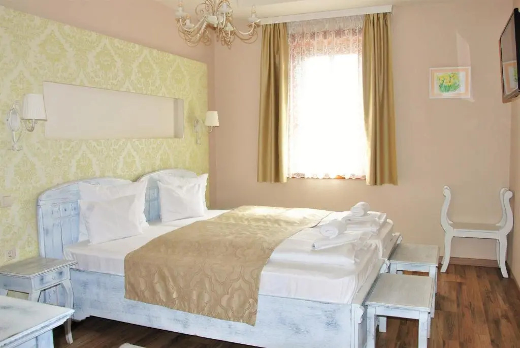 Economy Double room (twin beds)