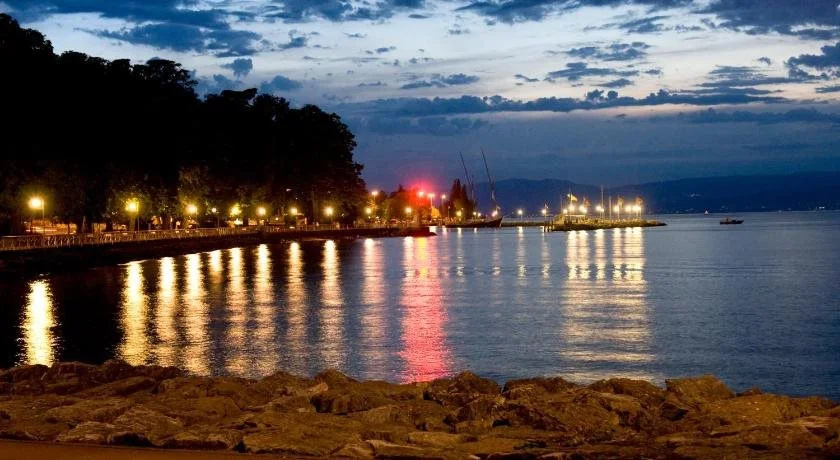 Beach & Waterfront