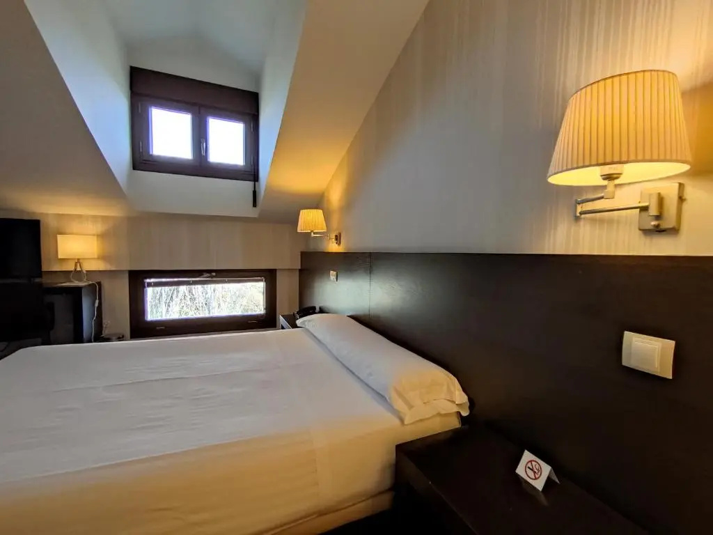Hotel Puerta Del Arco - Chambres