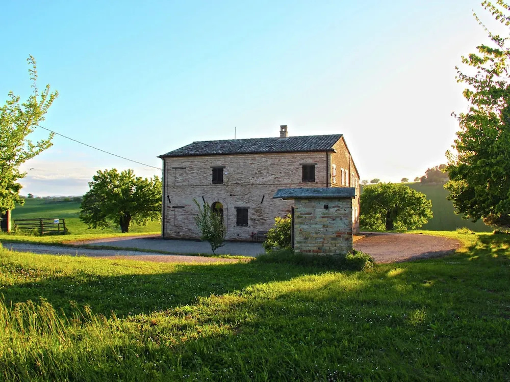 Luxurious Mansion with Private Garden in Montecassiano