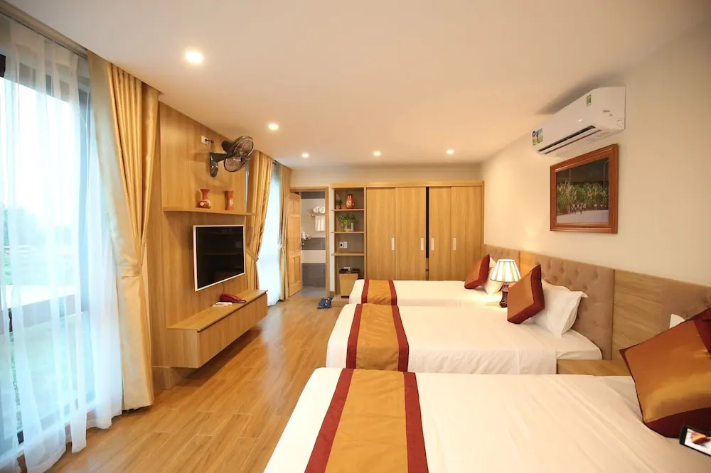 Standard Triple room with mountain view