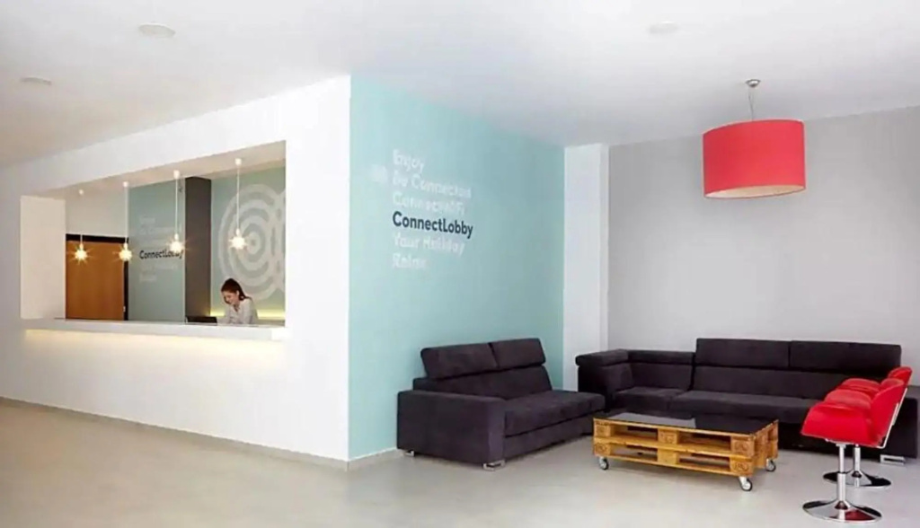 Lobby & Reception