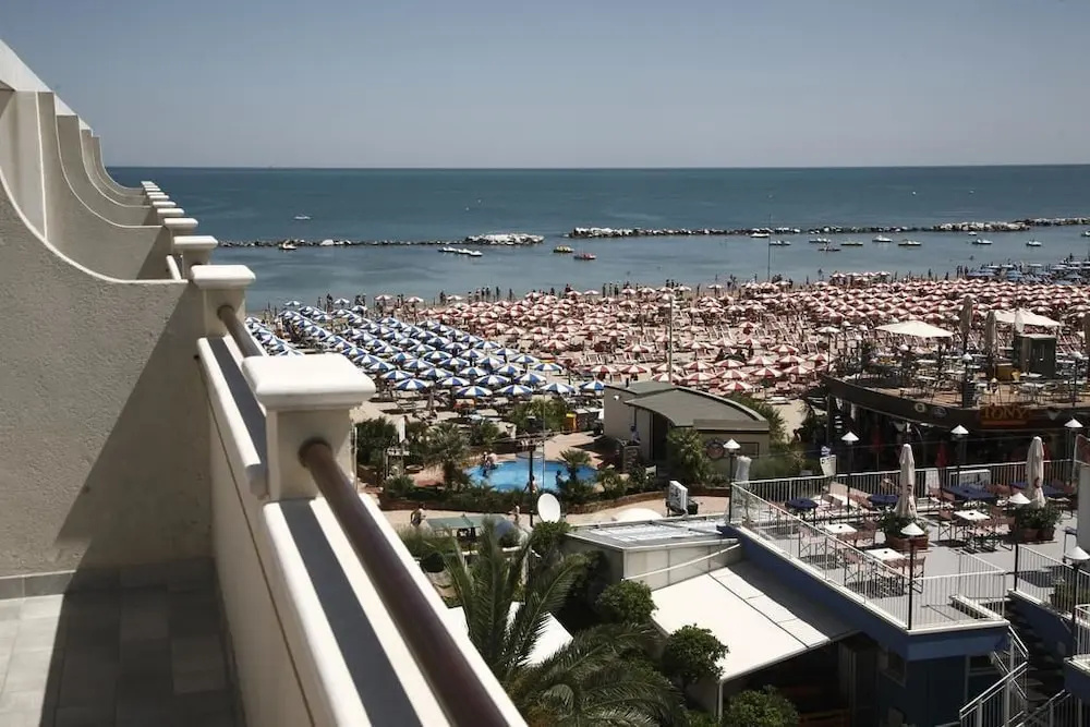 Beach & Waterfront