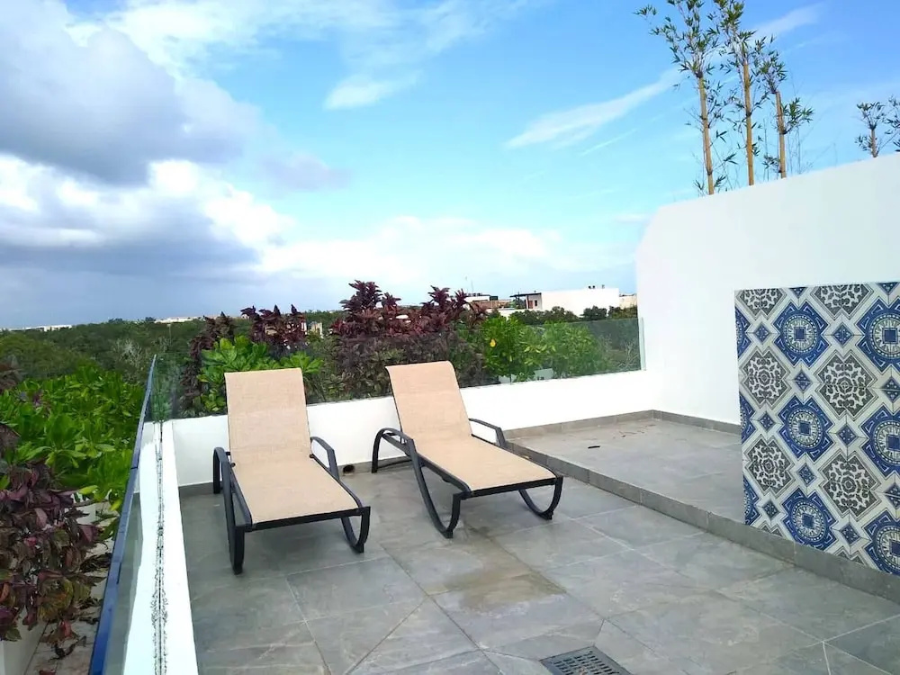 Private Roof w Plunge Pool, Brand New 2 Br Penthouse for 6 Sleeps!