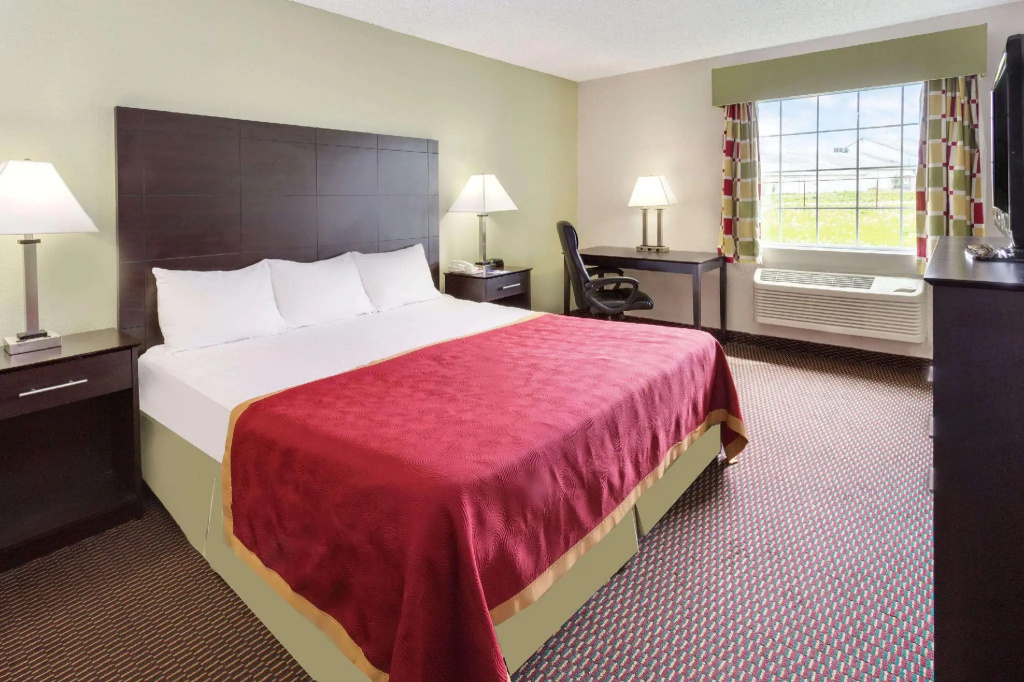 Standard Double room (full double bed)