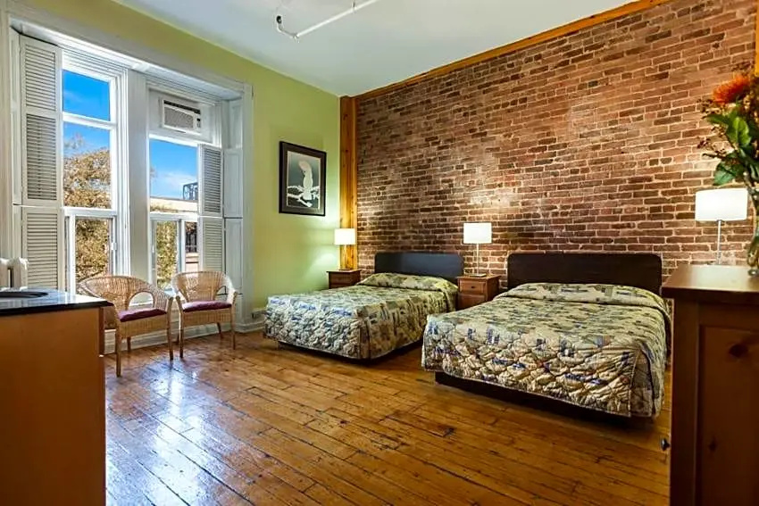 Economy Quadruple room