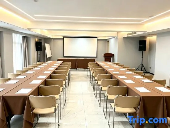 Dingnuo Hotel Luoyang (Yanshi Yaxin Lexiangmao Commercial Store)