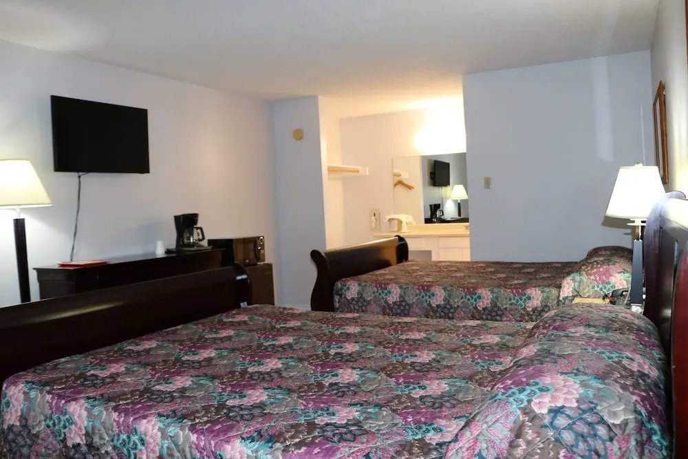 Standard Quadruple Basement room