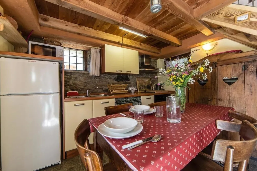 Double Chalet (full double bed)