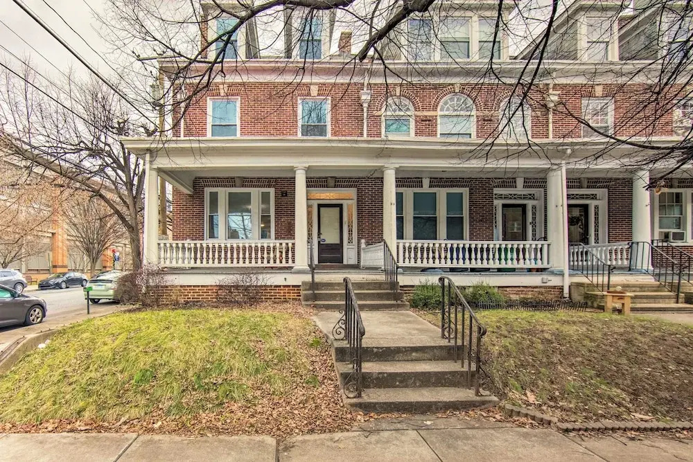 Roomy Lancaster Home: Walk to Dtwn & Hospital
