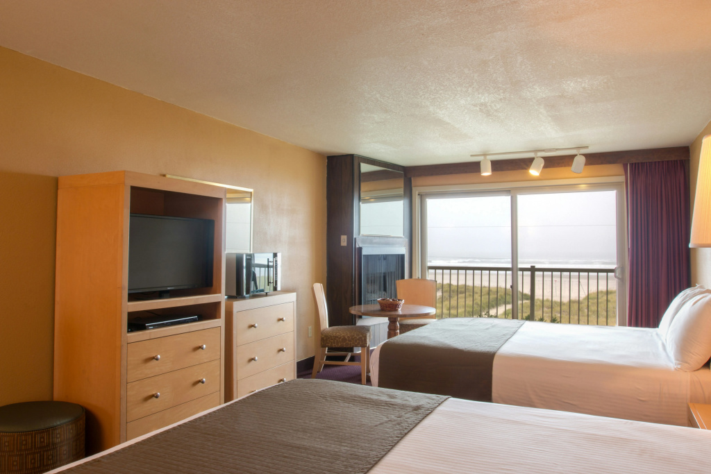 Hi-Tide Oceanfront Inn — 3