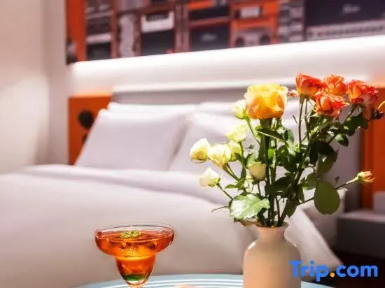Food & Beverage