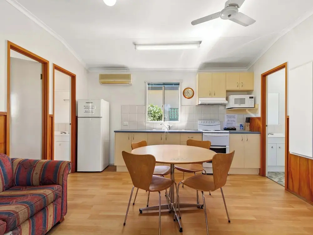 Waters Edge Holiday Park - Chambres