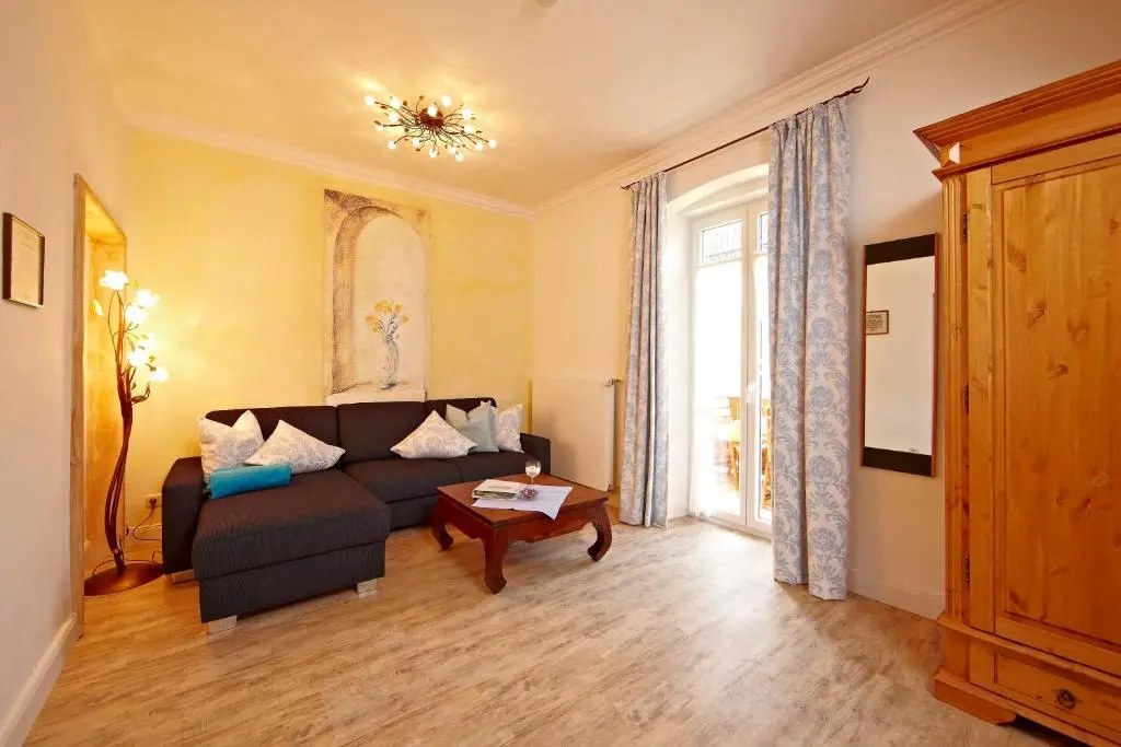 2 Bedrooms Apartment