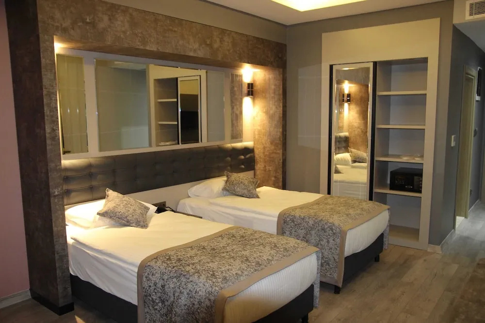 Standard Double room with balcony (twin beds)