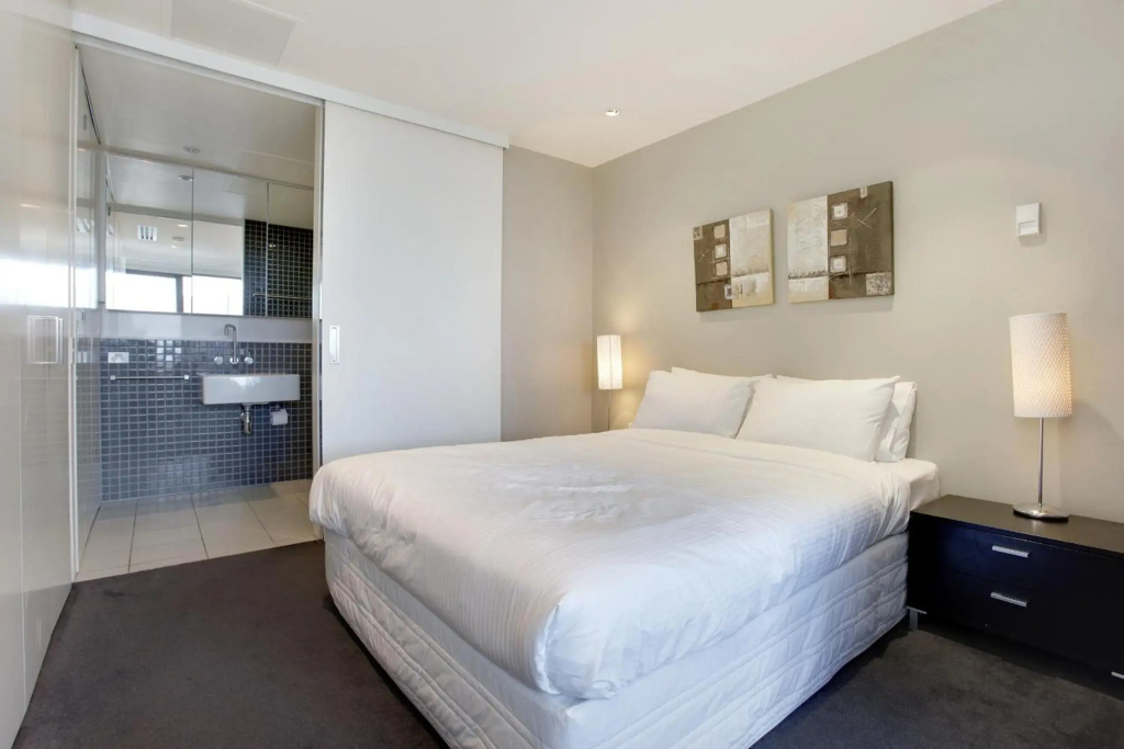 Freshwater Apartments - Corporate Keys