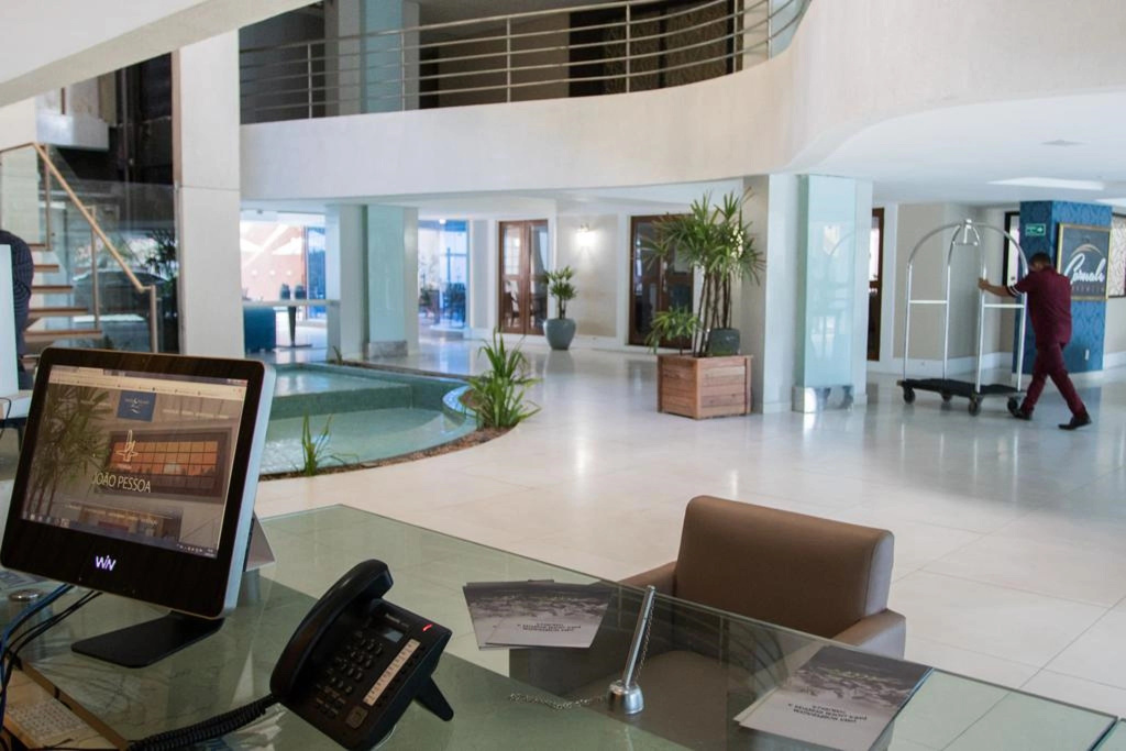 Lobby & Reception