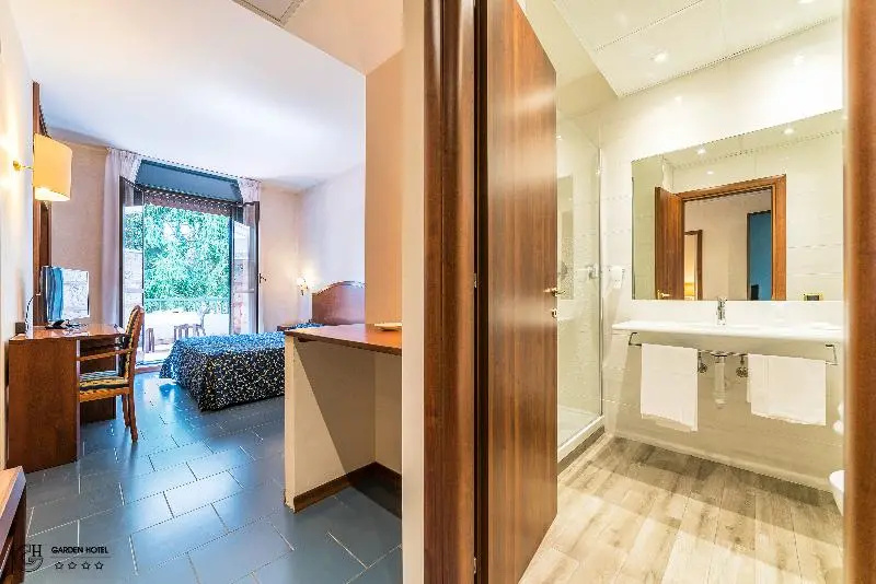 Garden Hotel - Chambres