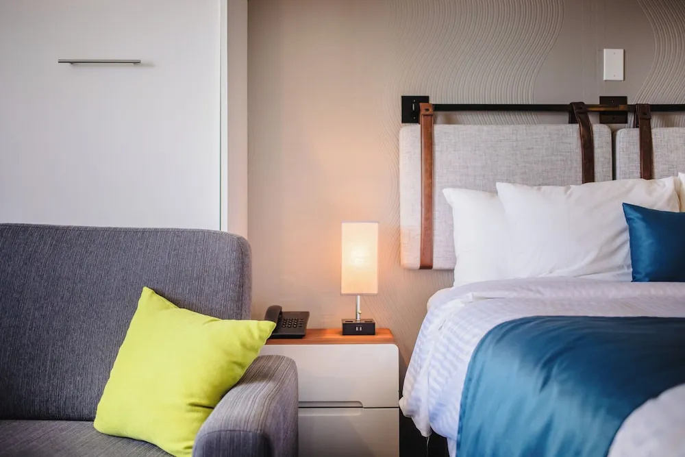 Comfort room with sea view